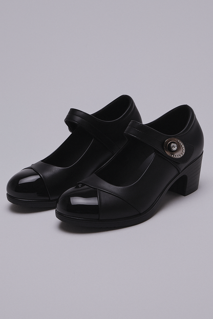 Eleganza Retro | Luciana Pumps mit Glanzkappe & Strassschnalle