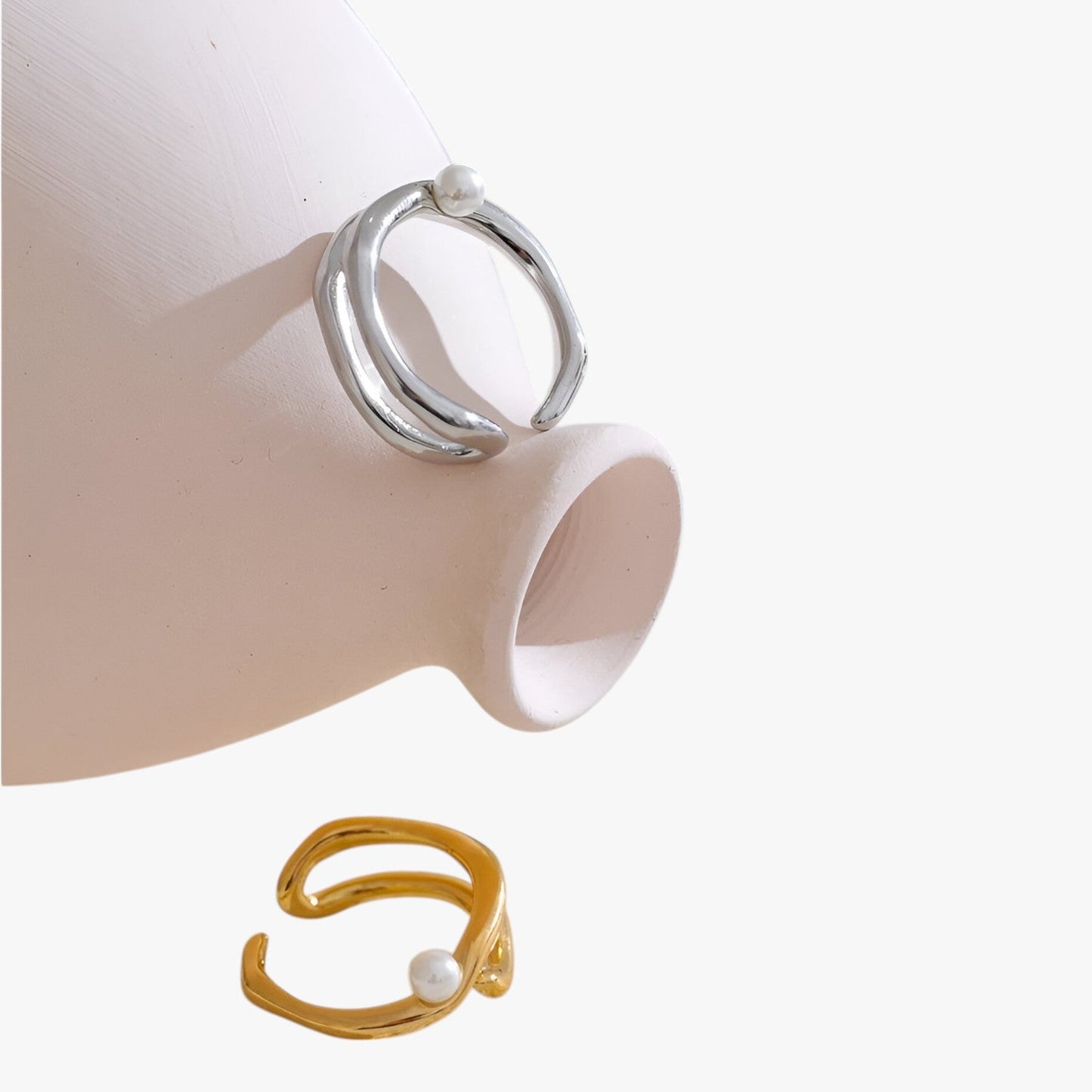 MariJoice | Edelstahlring mit Perle – Zeitlose geometrische Eleganz