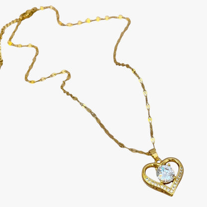 Skylar | Damenherz-Kette mit Edelsteinen, elegantes und komfortables goldenes Design