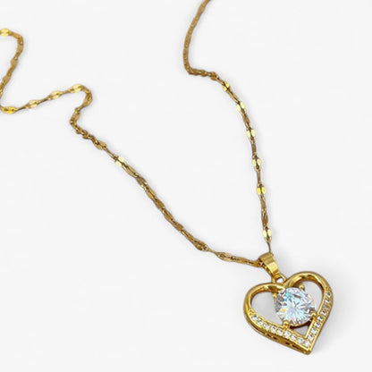Jovie | Kette mit Herz- und Lippenanhänger aus Kristall