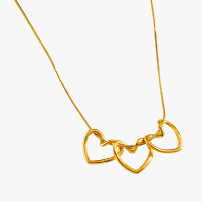 Maxine | Minimalistische Herzkette aus Gold