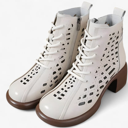 Hannah | Handgenähte Lederstiefeletten mit Schnürsenkeln im natürlichen Stil