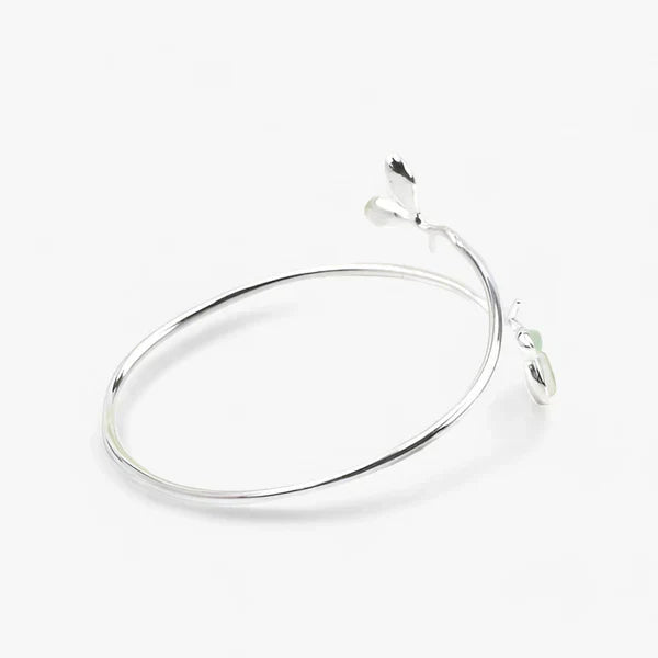Silberarmband Bangle mit Grünem Blatt - Naturinspirierte Eleganz