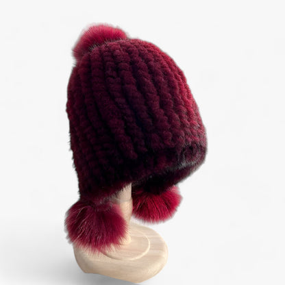 Mütze aus Nerzfell - Luxuriöse Wärme mit Fuchspelz-Pompom